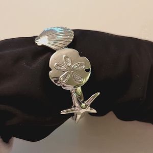 Starfish hinged braclet